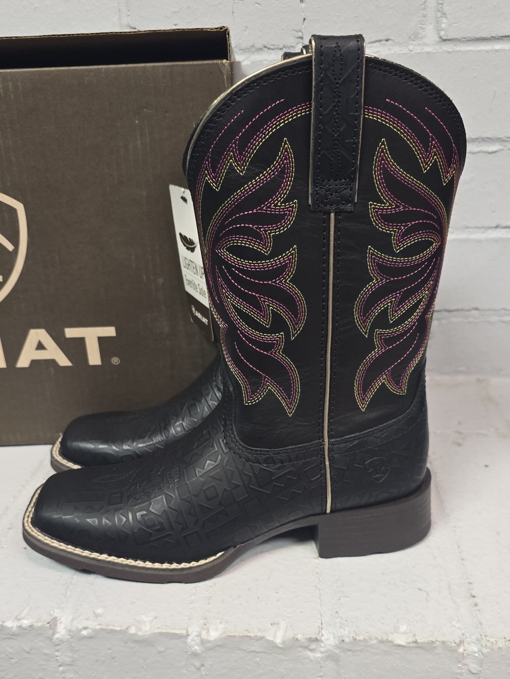 Ariat "Buckley" Black Leather Western Boots.  Size 6.5. NWT.